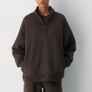 Skims Espresso boyfriend half zip pullover